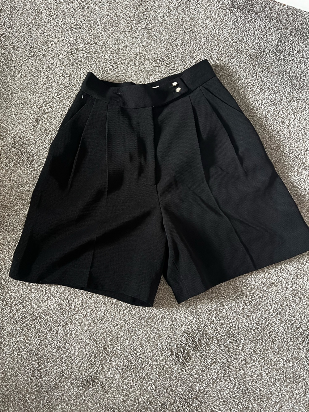 High-Waist Black Pleated Bermuda Shorts